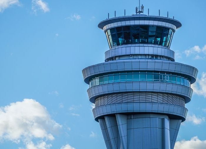 INGLÊS AERONÁUTICO — PARA CONTROLADORES DE TRÁFEGO AÉREO