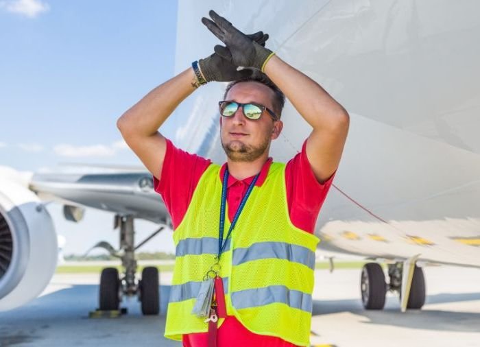 INGLÊS AERONÁUTICO — PARA OPERADORES DE HANDLING E CARGA AÉREA